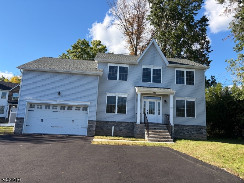 617 Vosseller Ave Property Photo 1
