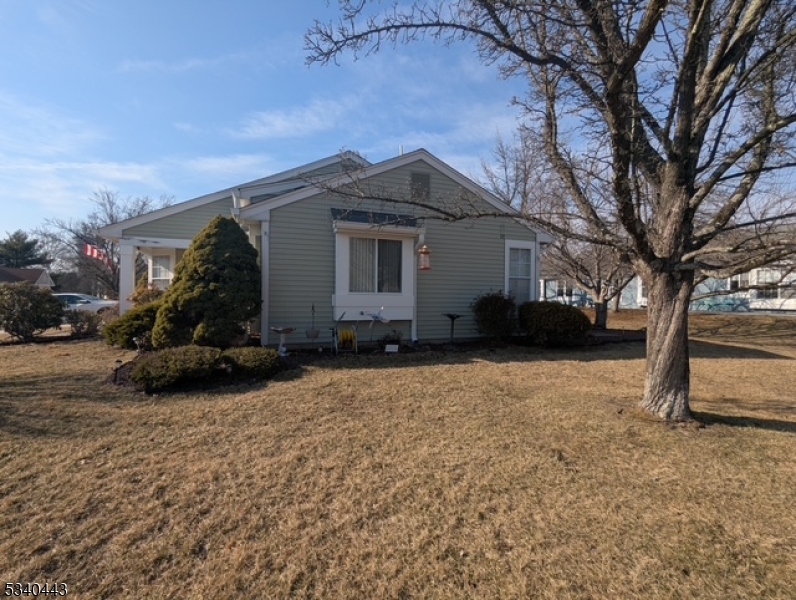 1109 Buckingham Dr Property Photo 4