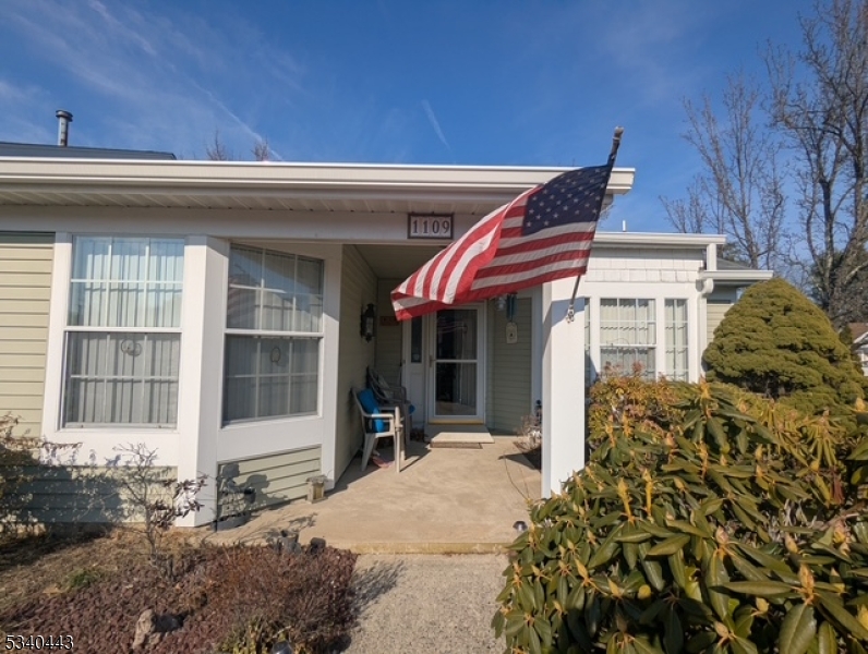 1109 Buckingham Dr Property Photo 5