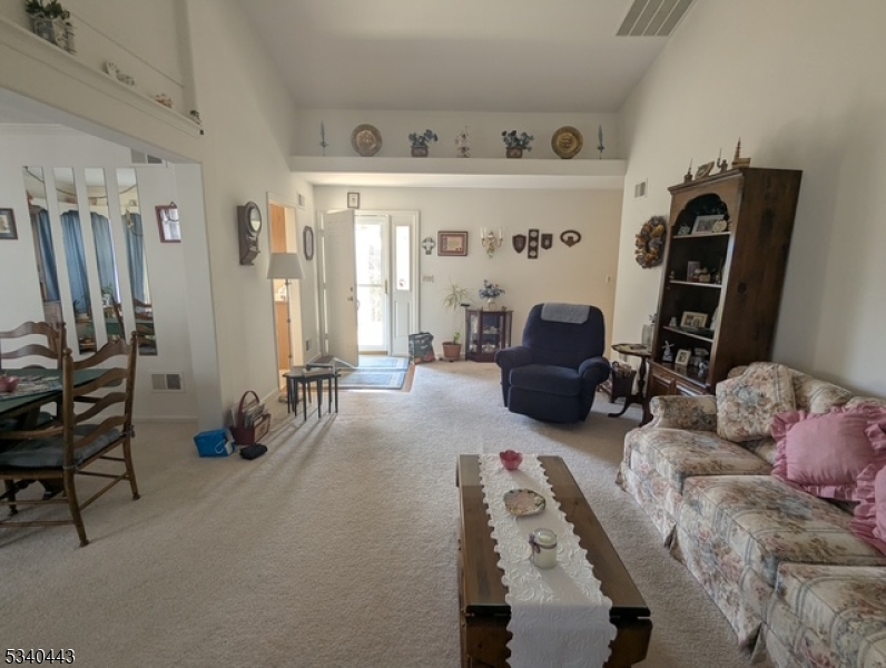 1109 Buckingham Dr Property Photo 7