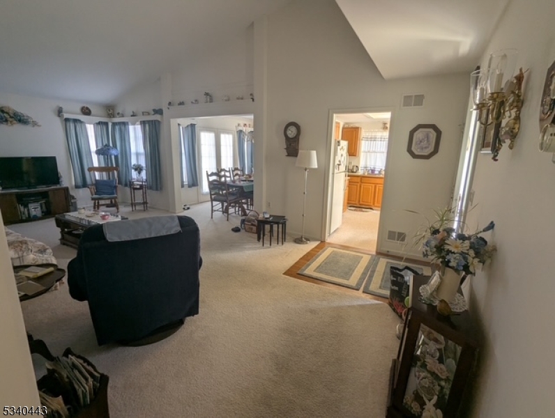1109 Buckingham Dr Property Photo 8
