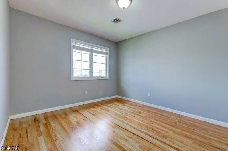 115 Macarthur Ave Property Photo 22