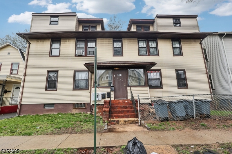 277 S Clinton St 4 Property Photo 1