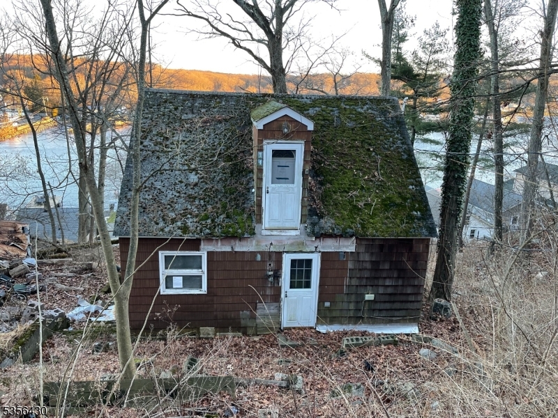 34 Iowa Ave Property Photo 1