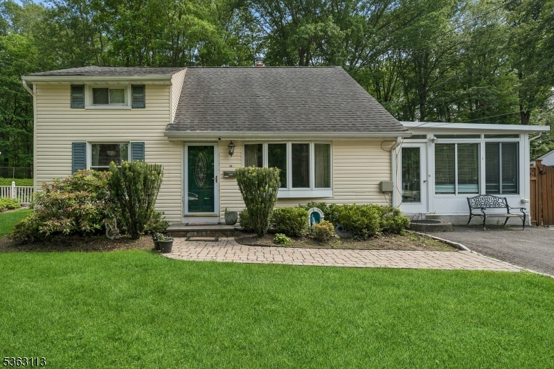 32 Charnwood Rd