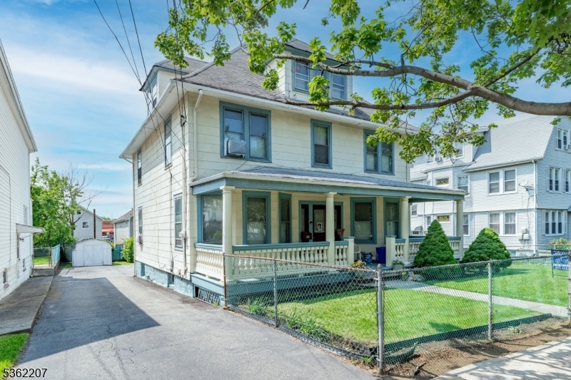 60 Ella St Property Photo 4