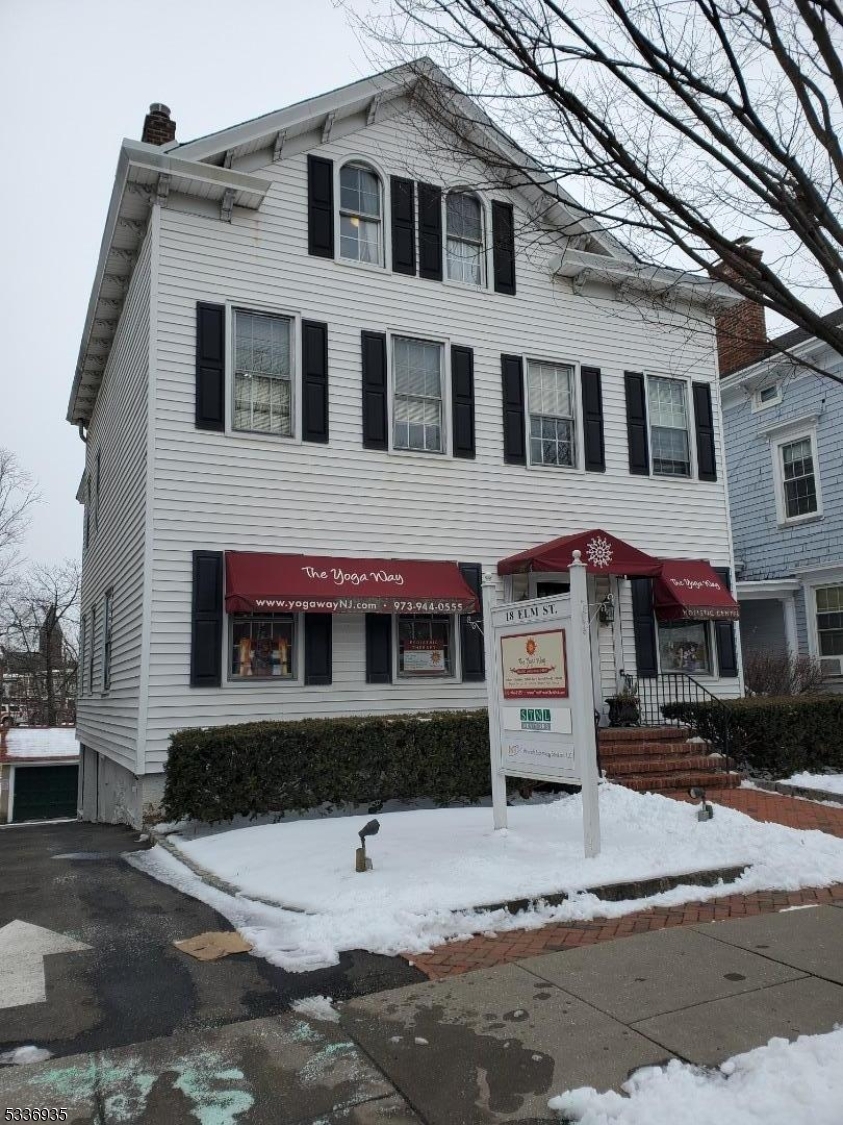 18 Elm St Property Photo 1