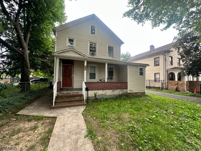 354 E 2nd St Property Photo 1