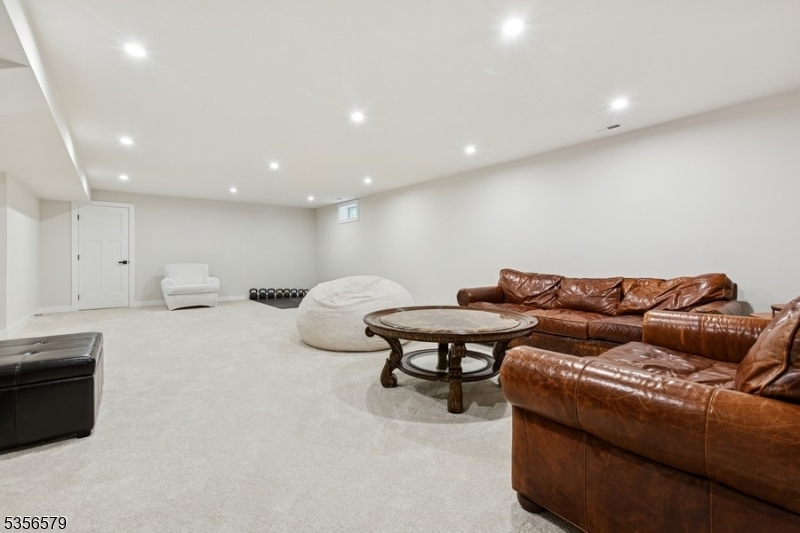 44 Willow Lane Property Photo 27