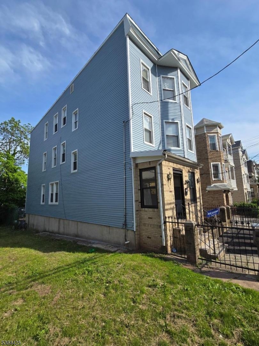 782 Bergen St 3 Property Photo 1