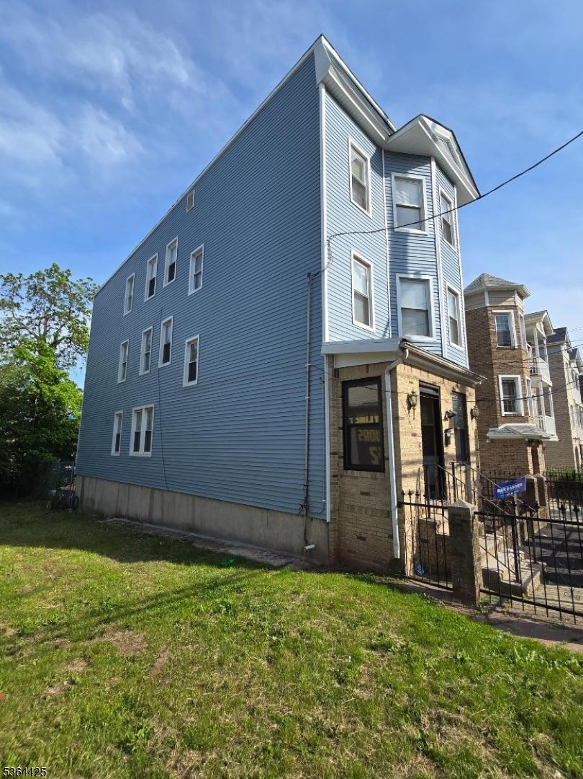782 Bergen St 3 Property Photo 3