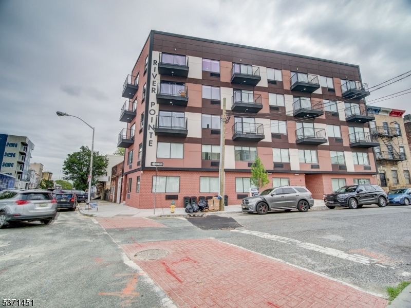 486 Market St Property Photo 1