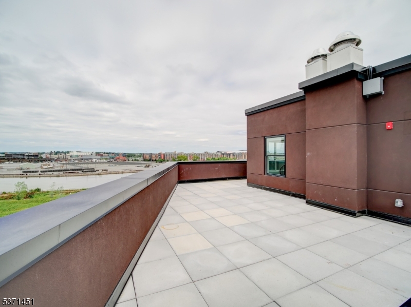 486 Market St Property Photo 7