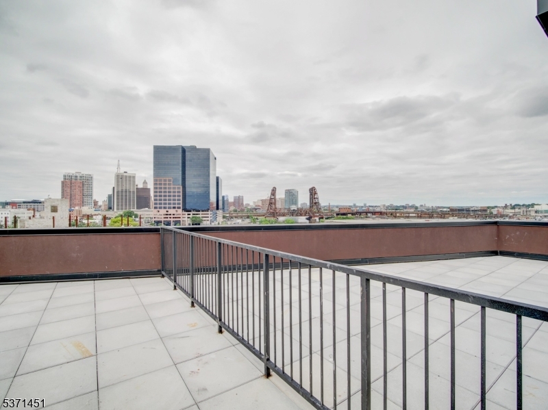 486 Market St Property Photo 8
