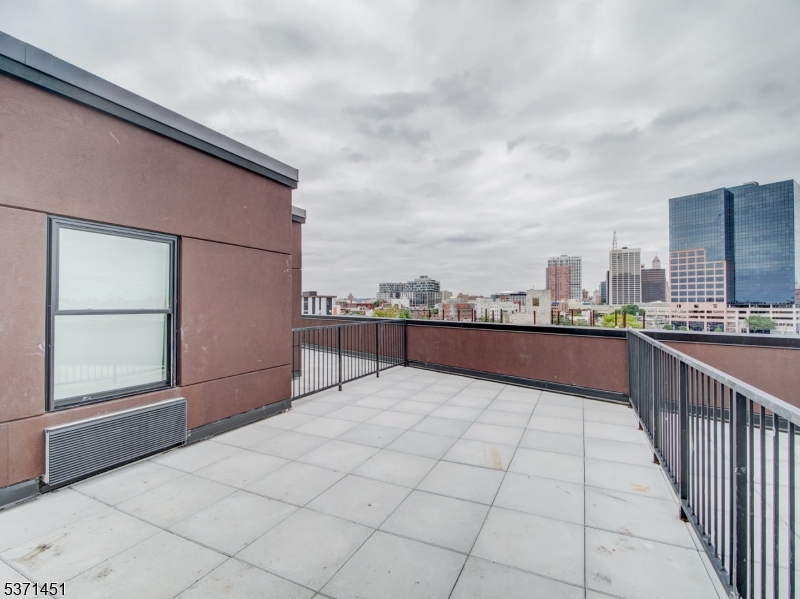 486 Market St Property Photo 9