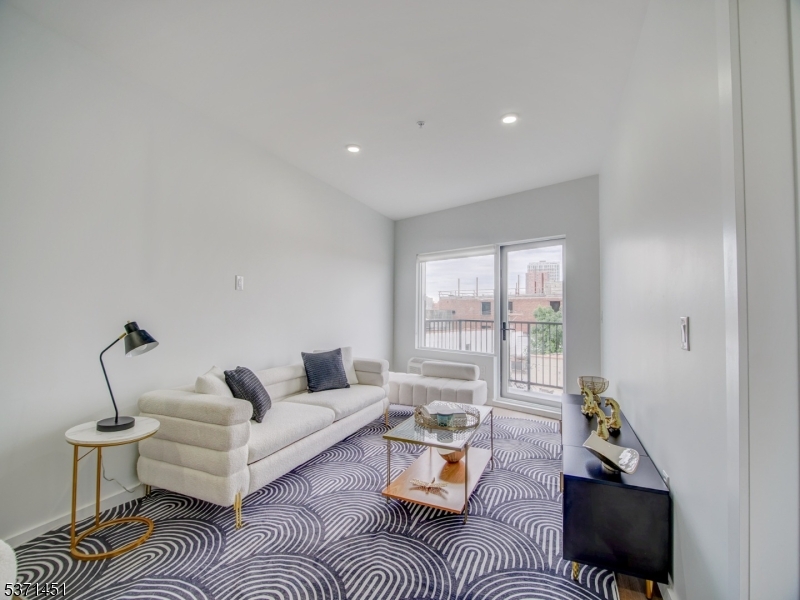 486 Market St Property Photo 22