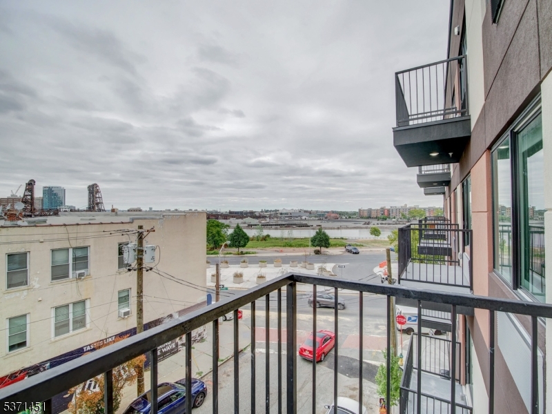 486 Market St Property Photo 27