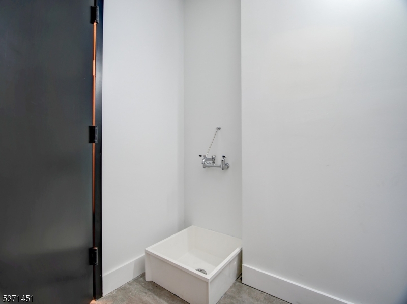 486 Market St Property Photo 31