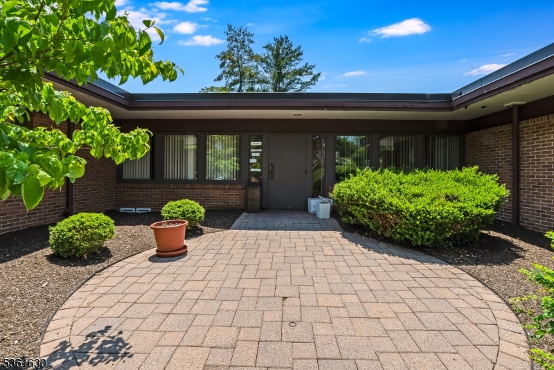 8 Shunpike Rd