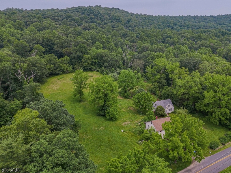 Mountain Lake Rd Property Photo 3