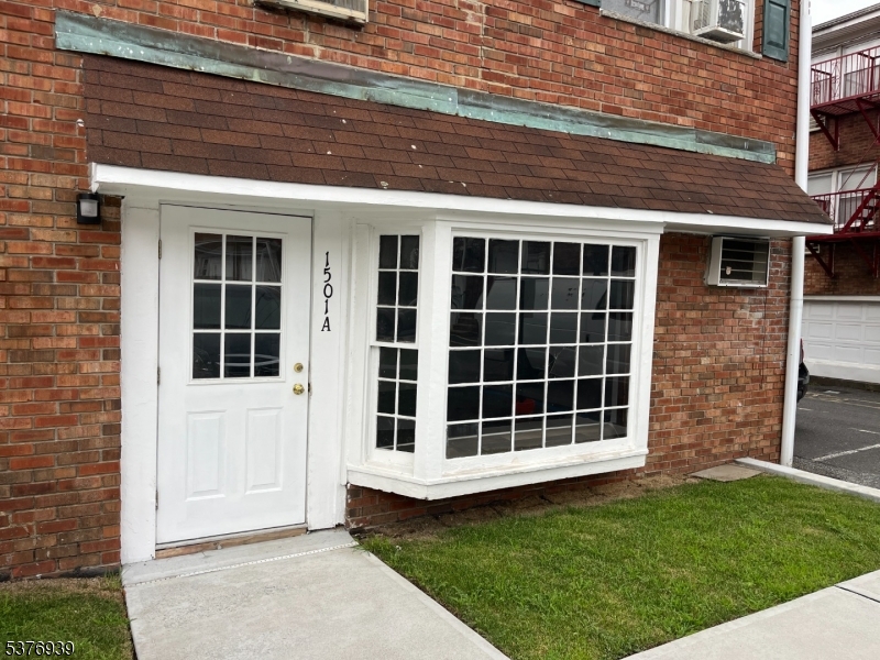 1501 Stuyvesant Ave Property Photo 1