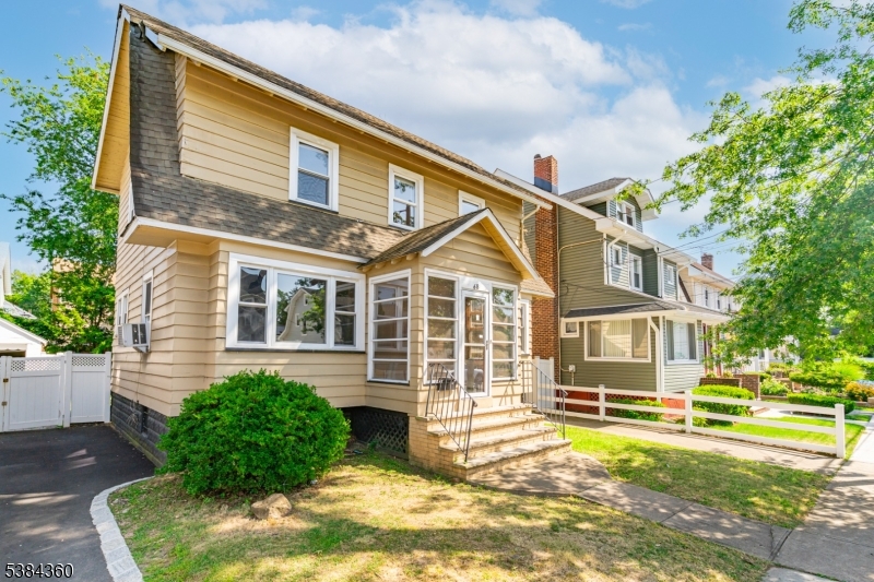 68 Richelieu Pl Property Photo 2