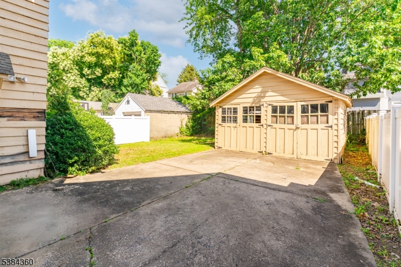 68 Richelieu Pl Property Photo 3