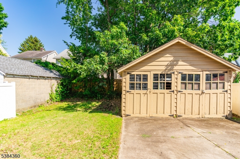 68 Richelieu Pl Property Photo 8