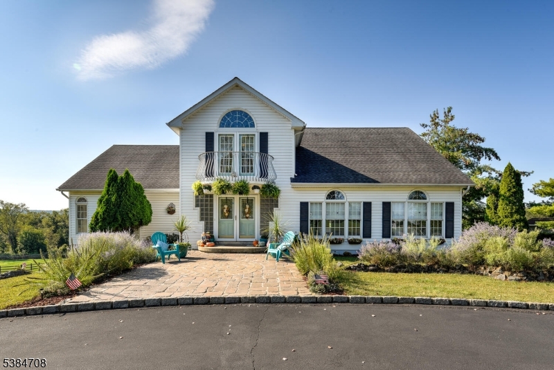 103 Oak Crest Dr Property Photo 1