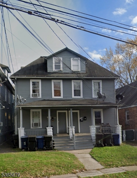836 E 2nd St Property Photo 1