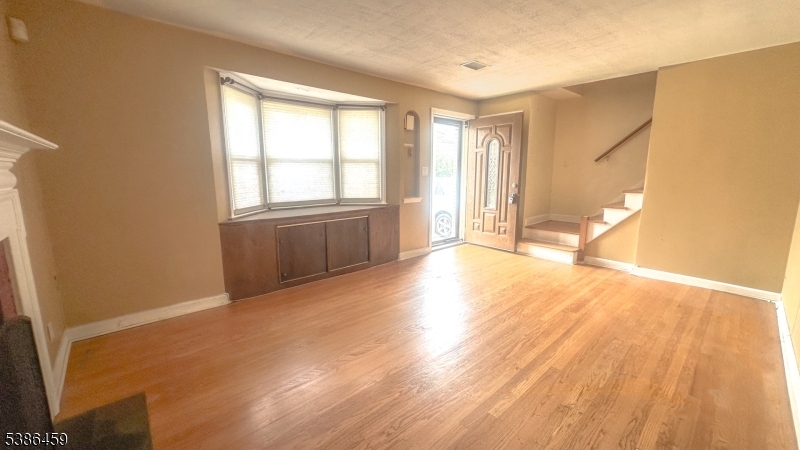 706 Cedar Ave Property Photo 3