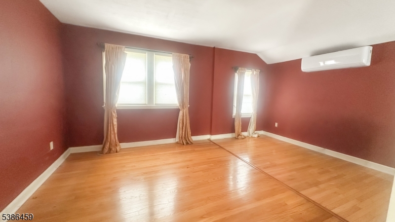 706 Cedar Ave Property Photo 4