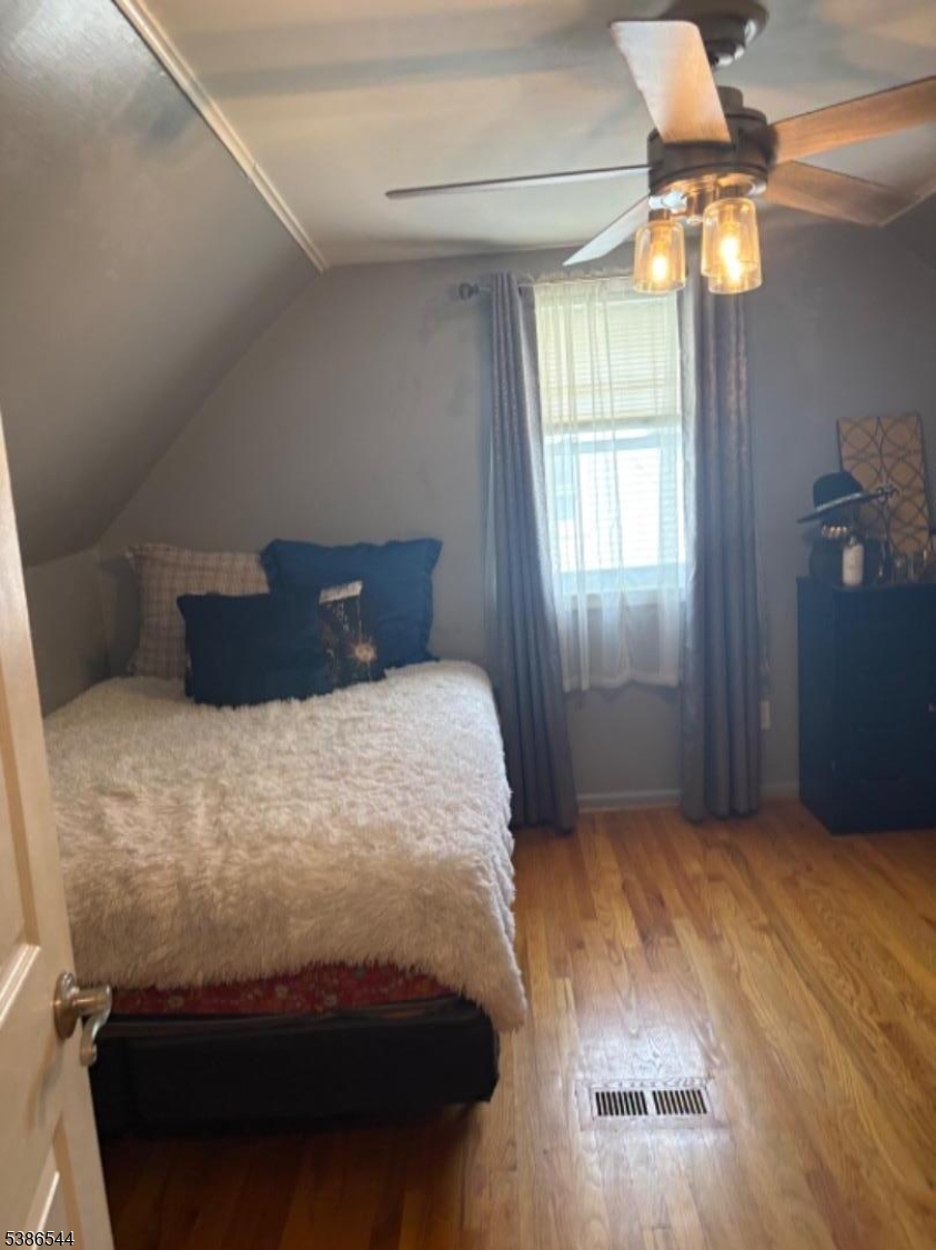 910 Apgar Ter Property Photo 7