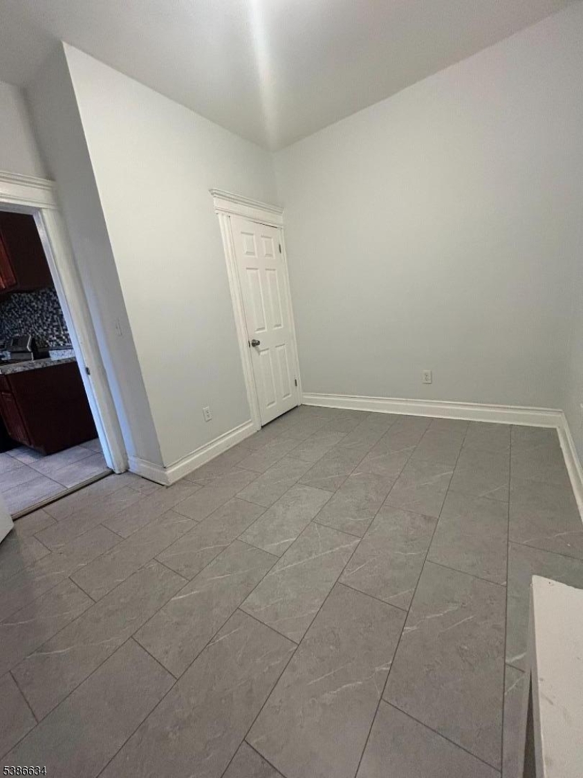 182 Seymour Ave First Fl Property Photo 8