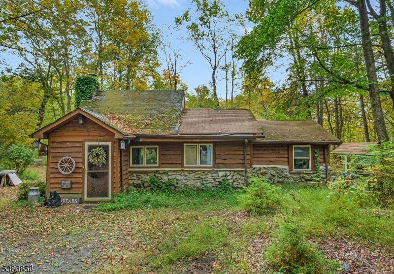 33 Silver Lake Rd Property Photo 1