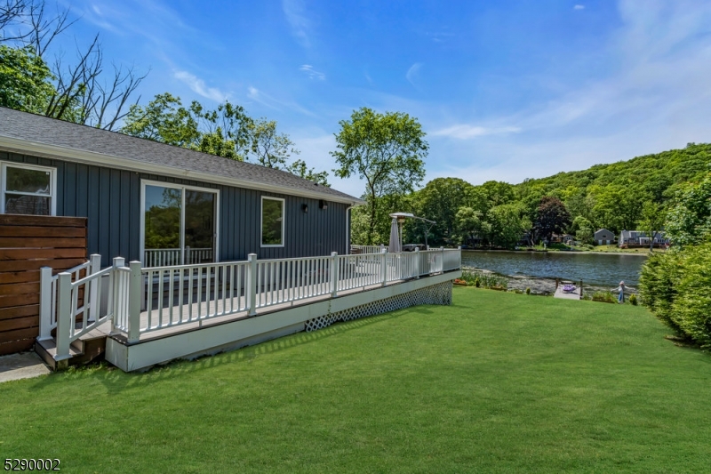 36 E Shore Trl Property Photo 1