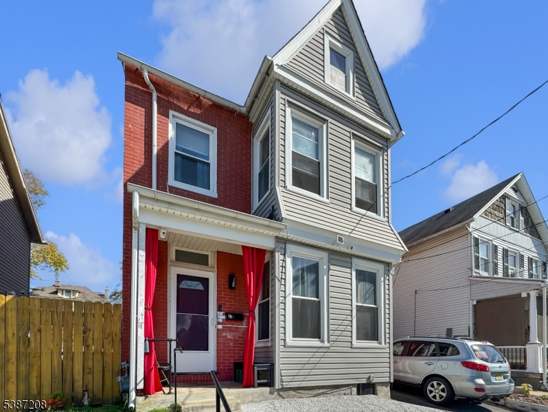 63 Harris St Property Photo 1