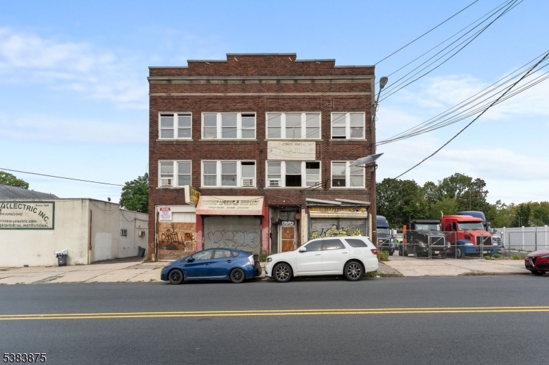 1444 N Broad St Property Photo 1
