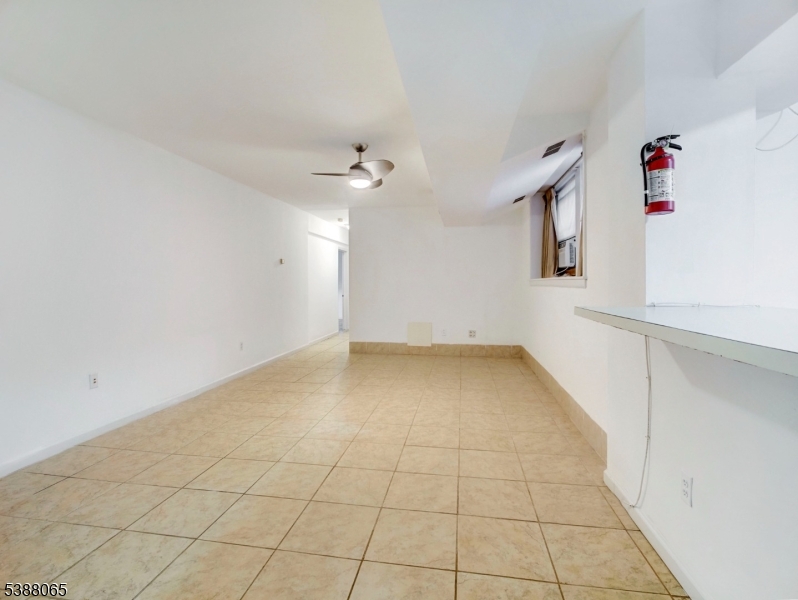 433 Lincoln Ave Property Photo 12