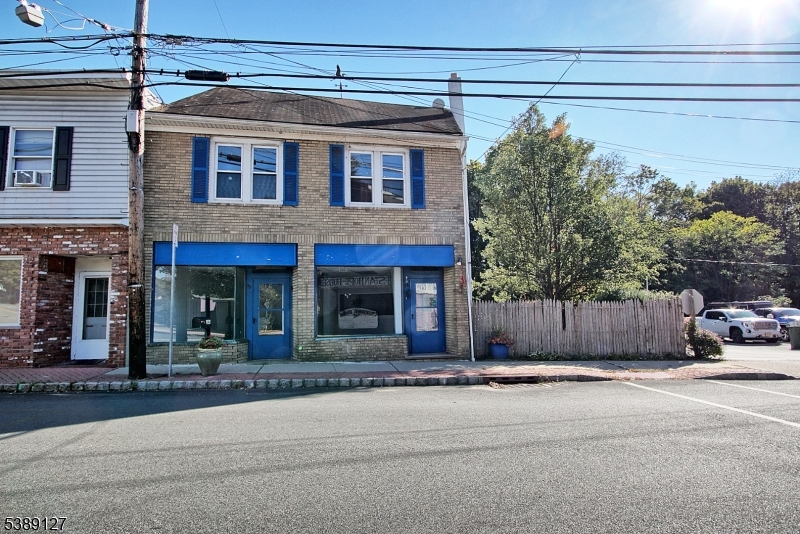 36 Main St Property Photo 1