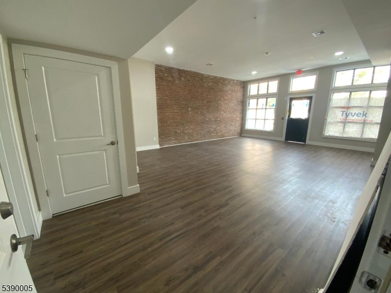 120 Elm St Property Photo 1