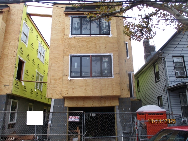 684 N 7th Street Property Photo 1