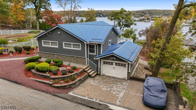 64 Ithanell Rd Property Photo 1