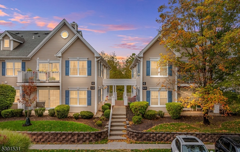 615 Magnolia Ln Property Photo 1