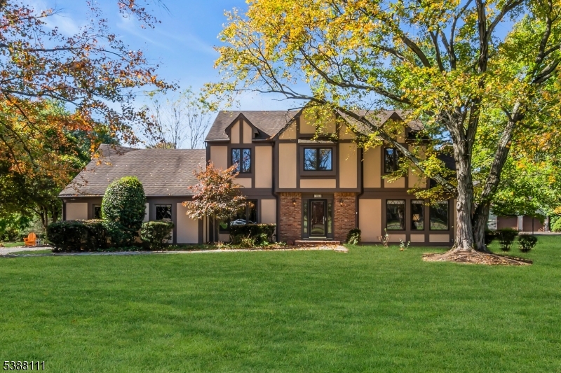 1053 Hillcrest Dr Property Photo 1