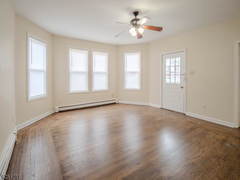 48 Unionville Ave A Property Photo 1