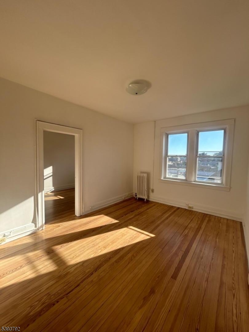 355 Lincoln Ave 4C Property Photo 1