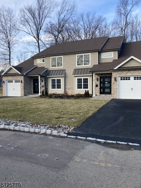 10 1st St Property Photo 1