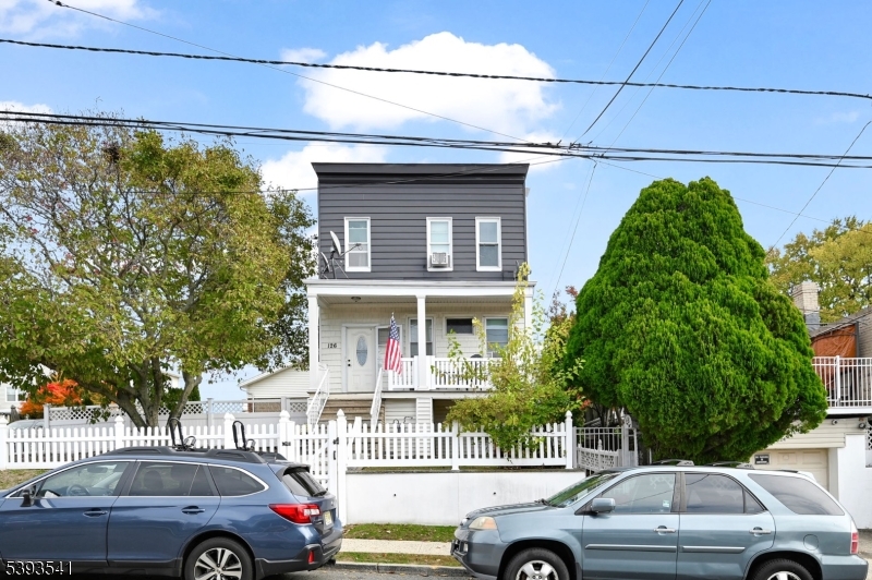 126 Macarthur Ave Property Photo 1