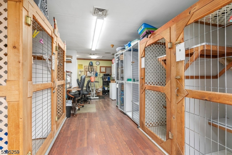 3 Volker Ln Property Photo 3
